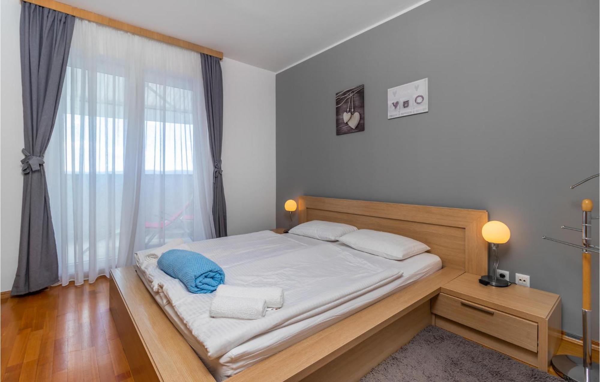 Lovely Apartment In Selce With House Sea View Exterior photo