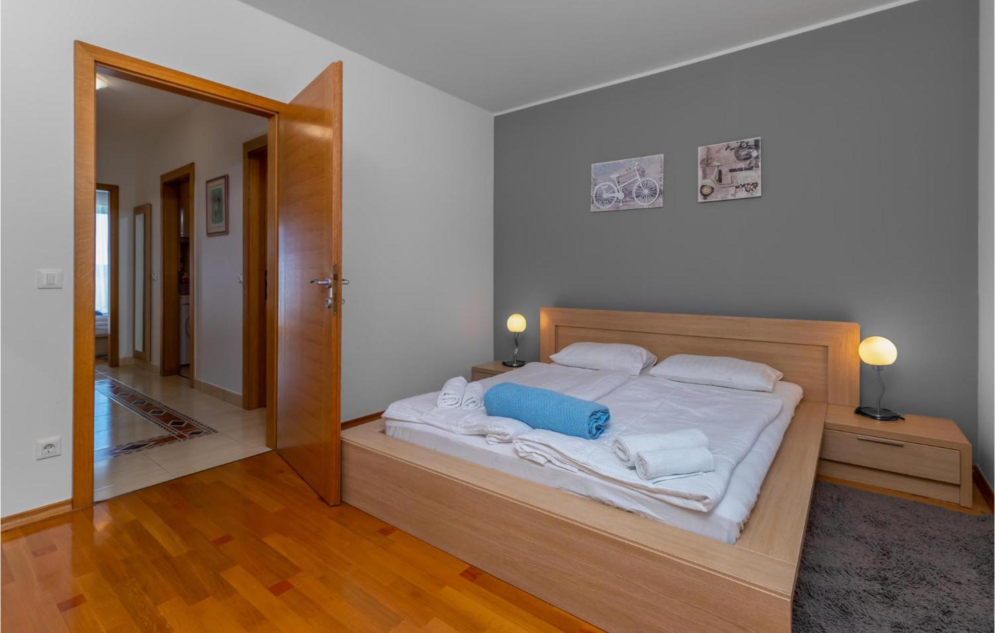 Lovely Apartment In Selce With House Sea View Exterior photo